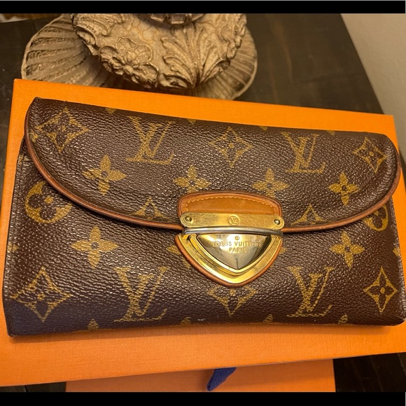 Louis Vuitton Handbags - 💯% Authentic Louis Vuitton Vintage Wallet✨